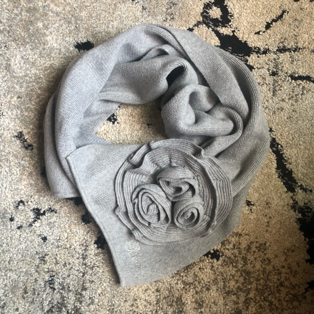 Guess Scarf